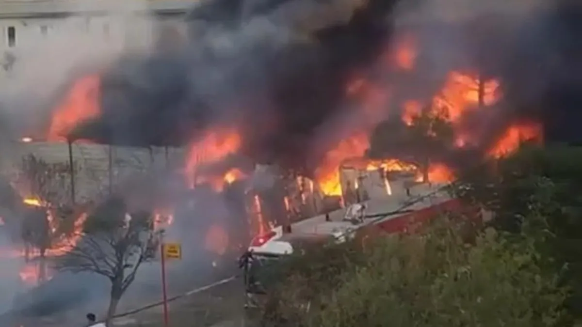 Tuzla'da yangın! İş yeri küle döndü