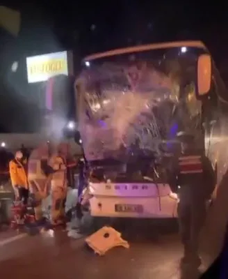 Bursa’da otobüs tıra arkadan çarptı