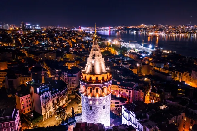 rekoru-bakan-ersoy-duyurdu-gece-muzeciliginde-ziyaretci-sayisi-13-milyonu-asti-1792221353655.jpg