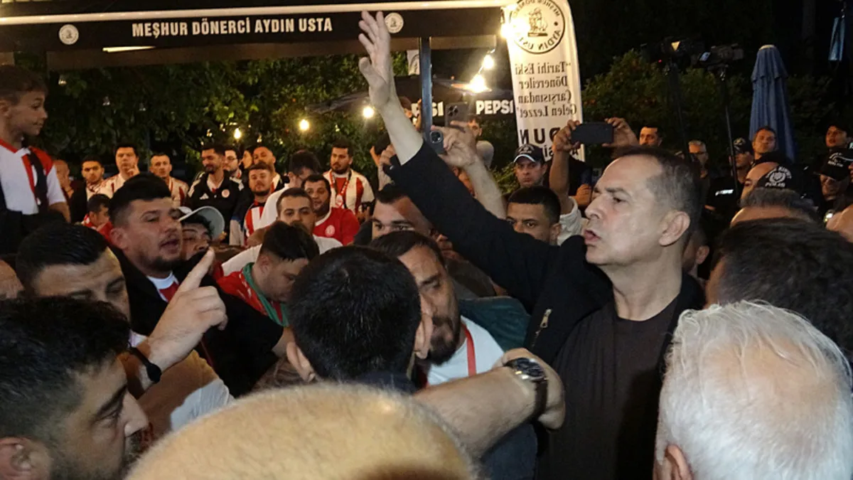 Küme düşen Antalyaspor’da yönetime istifa tepkisi! Küme düşen Antalyaspor’da yönetime istifa tepkisi!