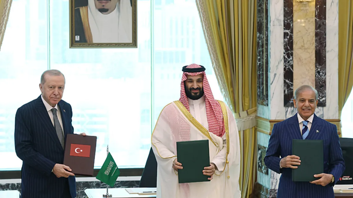Son dakika | Türkiye, Suudi Arabistan ve Pakistan 'Mekke Savunma Anlaşması'nı imzaladı! haber görseli