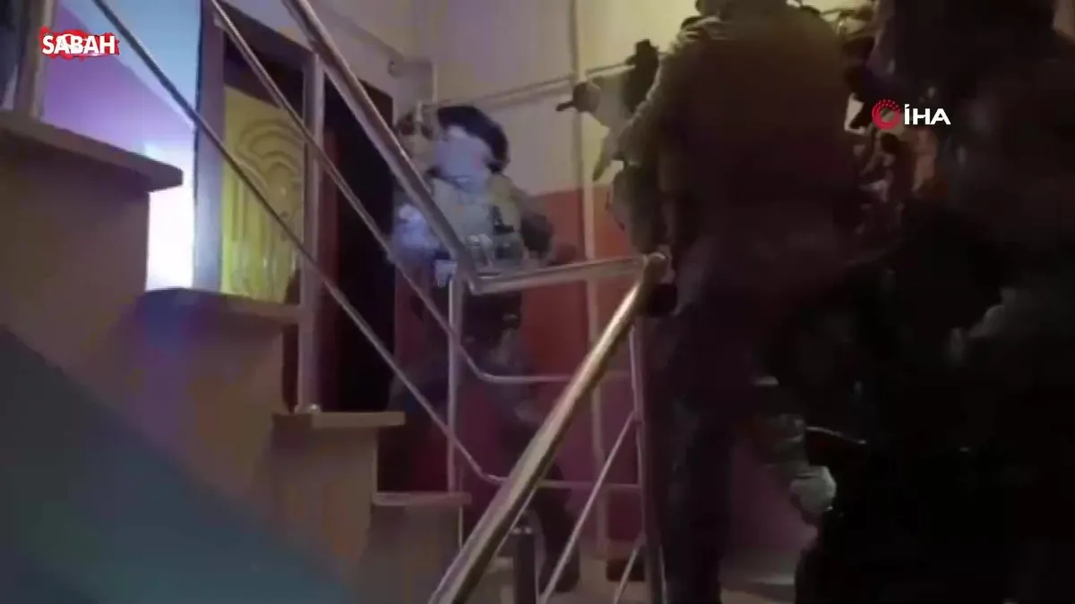 İstanbul merkezli 9 ilde organize suç örgütlerine yönelik operasyonda 42 şüpheli yakalandı | Video videosunu izle İstanbul merkezli 9 ilde organize suç örgütlerine yönelik operasyonda 42 şüpheli yakalandı | Video videosunu izle