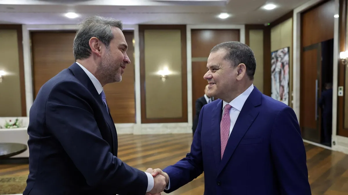 Enerji Bakanı Bayraktar, Libya Başbakanı Dibeybe ile enerji alanında işbirliğini görüştü Enerji Bakanı Bayraktar, Libya Başbakanı Dibeybe ile enerji alanında işbirliğini görüştü