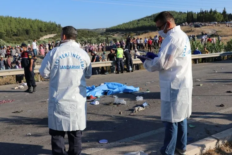 Son dakika: Manisa'da korkunç kaza! 2 ölü, 10 yaralı...