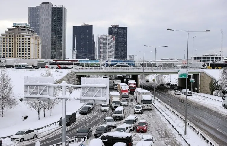 Meteoroloji’den İstanbul için son dakika yeni hava durumu uyarısı geldi! Kar yağışı ne kadar sürecek, İstanbul’da kar yağışı ne zaman bitecek?