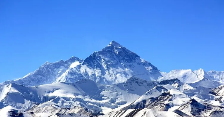 Everest Dağı Nerede? Everest Dağı Hangi Ülkede, Kaç Metre?