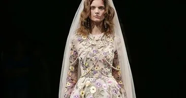 Baharda düğün yapacaklara 2018 modası gelinlikler