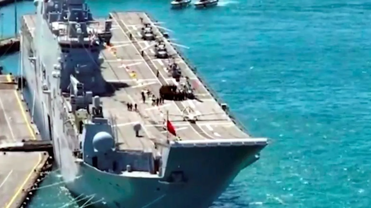 SAHA İstanbul Fuarı kapsamında TCG Anadolu Gemisi ziyaret için Sarayburnu’na demirledi SAHA İstanbul Fuarı kapsamında TCG Anadolu Gemisi ziyaret için Sarayburnu’na demirledi