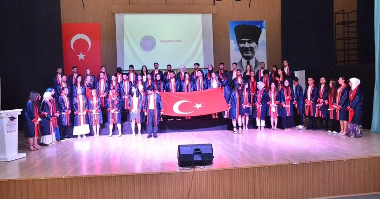 Antalya’da 118 sağlık neferi mezun oldu