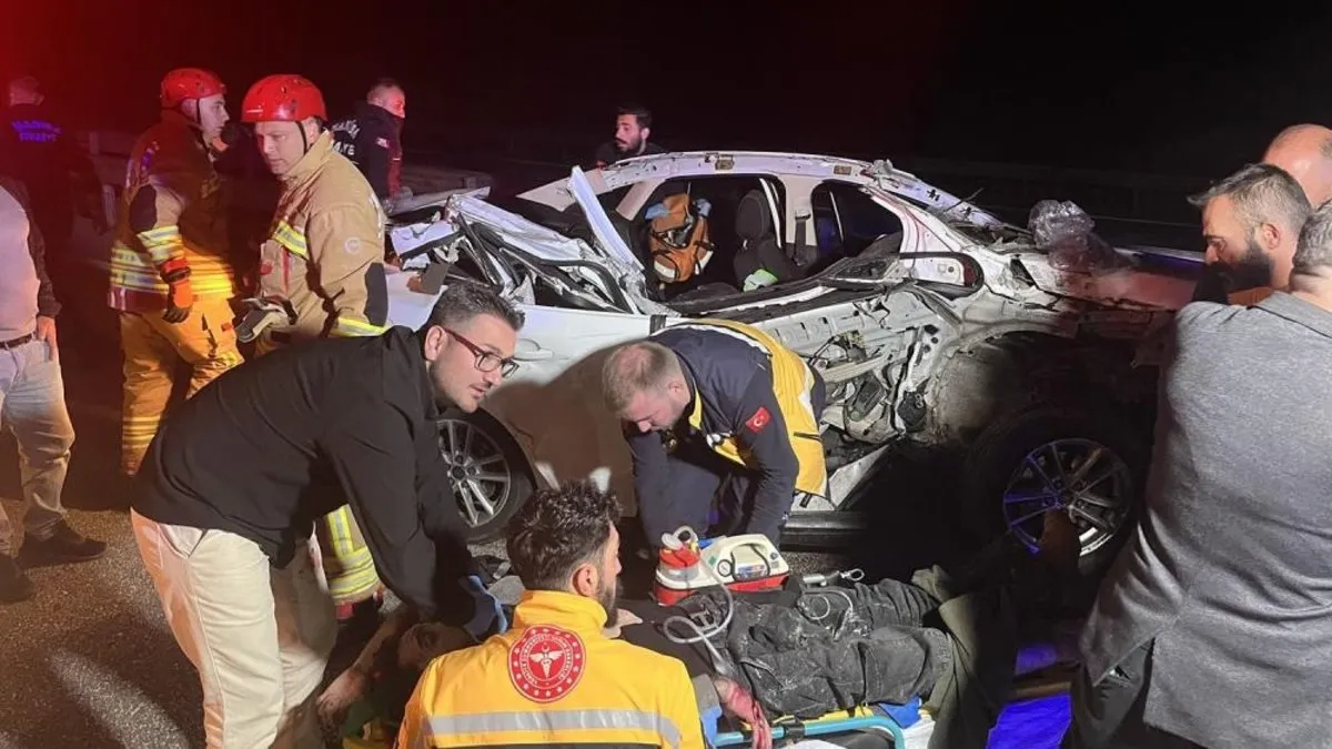 Manisa’da feci kaza: Otomobil kamyonete çarptı 1 ölü 2 yaralı Manisa’da feci kaza: Otomobil kamyonete çarptı 1 ölü 2 yaralı