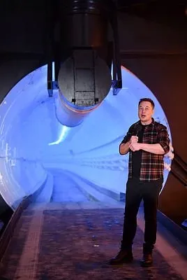 Elon Musk’ın çılgın projesi dev yer altı tüneli bugün açılıyor!