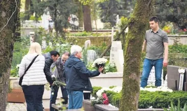 Düğün gününde mezarında anıldı