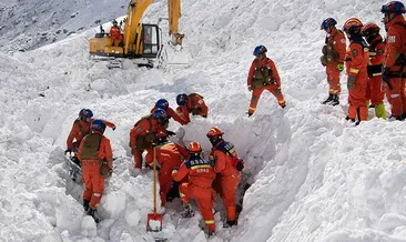 Çin’de otoyola çığ düştü: 28 ölü