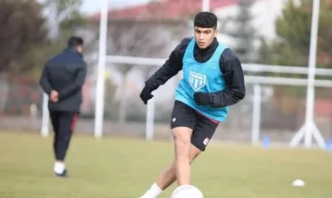 Sivasspor’un 17 yaşındaki genç yeteneği Yunus Emre Konak, Premier Lig yolunda