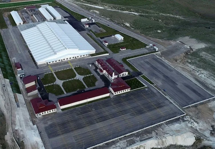 Avrupa’nın en büyük tesisi Doğu Anadolu canlı hayvan pazarı hizmete açıldı