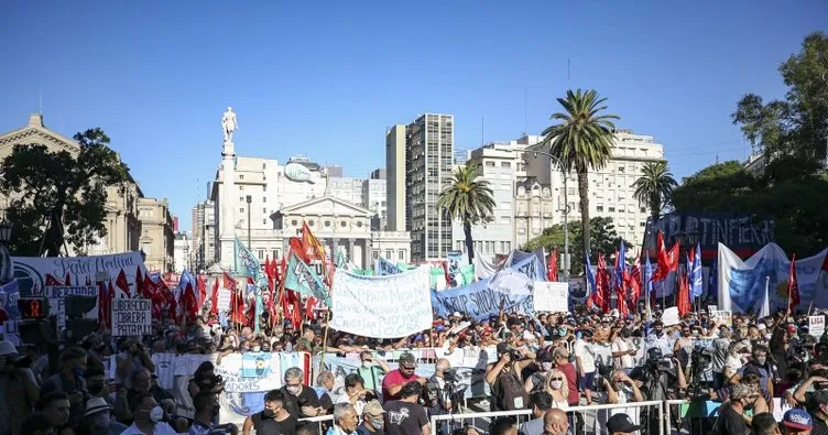 Arjantin’de halk sokaklara döküldü