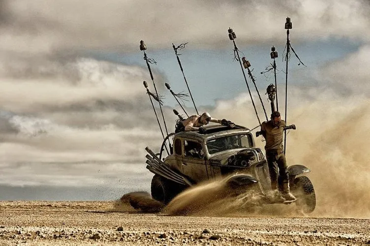 Mad Max: Fury Road filminden kareler