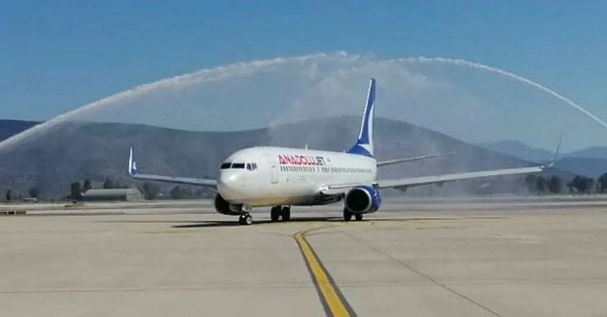 Milas Bodrum Havalimani Na Inen Ilk Ucak Su Takiyla Karsilandi En Son Haber