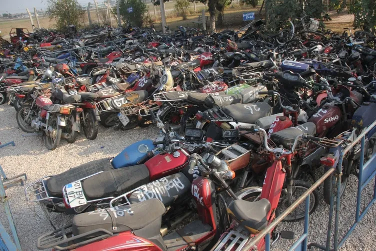 Adana’da 'bombalı motosiklet' alarmı