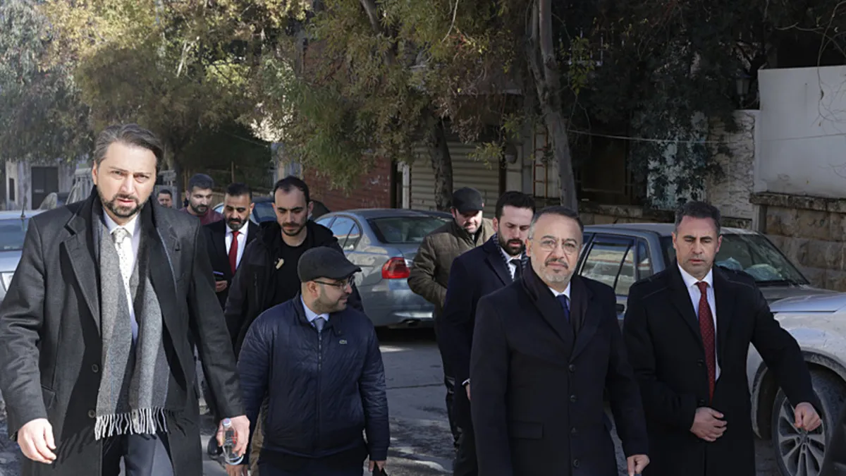 Türkiye’nin Şam Büyükelçisi Nuh Yılmaz Halep’te temaslarda bulundu Türkiye’nin Şam Büyükelçisi Nuh Yılmaz Halep’te temaslarda bulundu