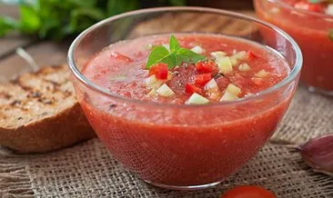 Soğuk domates çorbası tarifi: Soğuk domates çorbası nasıl yapılır?