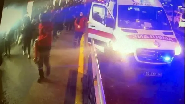 metrobus-duraginda-yer-kapma-tartismasi-olumle-sonuclandi-3-ay-once-itisme-sirasinda-basini-yere-carpan-engell-1753535303782.jpg