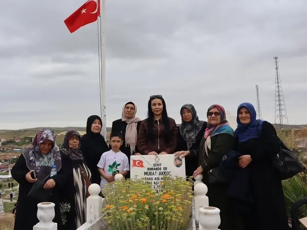 sehidin-ocaginda-14-yillik-hasret-murat-akkoc-icin-mevlit-okutuldu-dualar-edildi-1781899481800.jpg