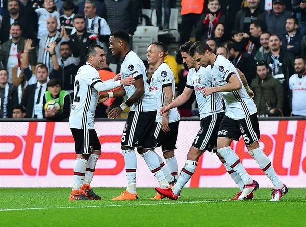 Demba Ba'ya tribünlerden büyük tepki!