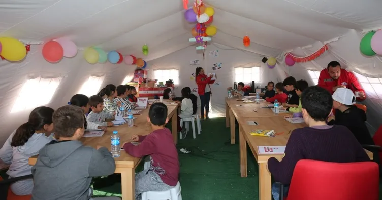 Çadır kent sosyal yaşam alanına dönüştü