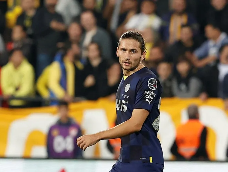 Son dakika: Fenerbahçe'nin 12 oyuncusu yolcu! Takımın yıldızlarına dev talipler...