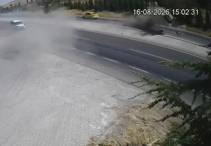 konyada-2-surucunun-oldugu-kazanin-goruntuleri-ortaya-cikti-1787053268004.jpg