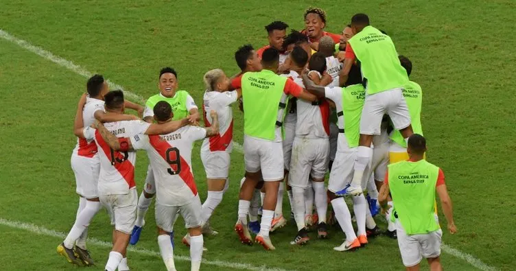 Uruguay yarı finalde veda etti, Luis Suarez gözyaşlarını tutamadı