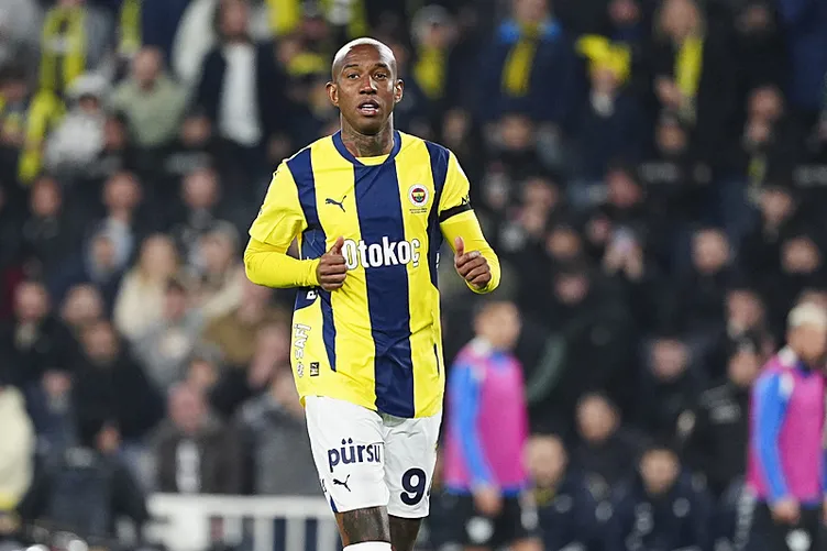 Son dakika! Fenerbahçe - Rizespor maçı sonrası oyuncular birbirine girdi! Stat otoparkında olay görüntüler...