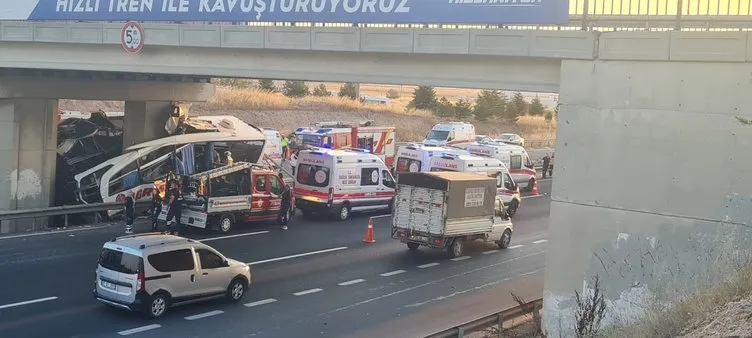 SON DAKİKA: Ankara Polatlı’da feci trafik kazası! Otobüs köprüye saplandı