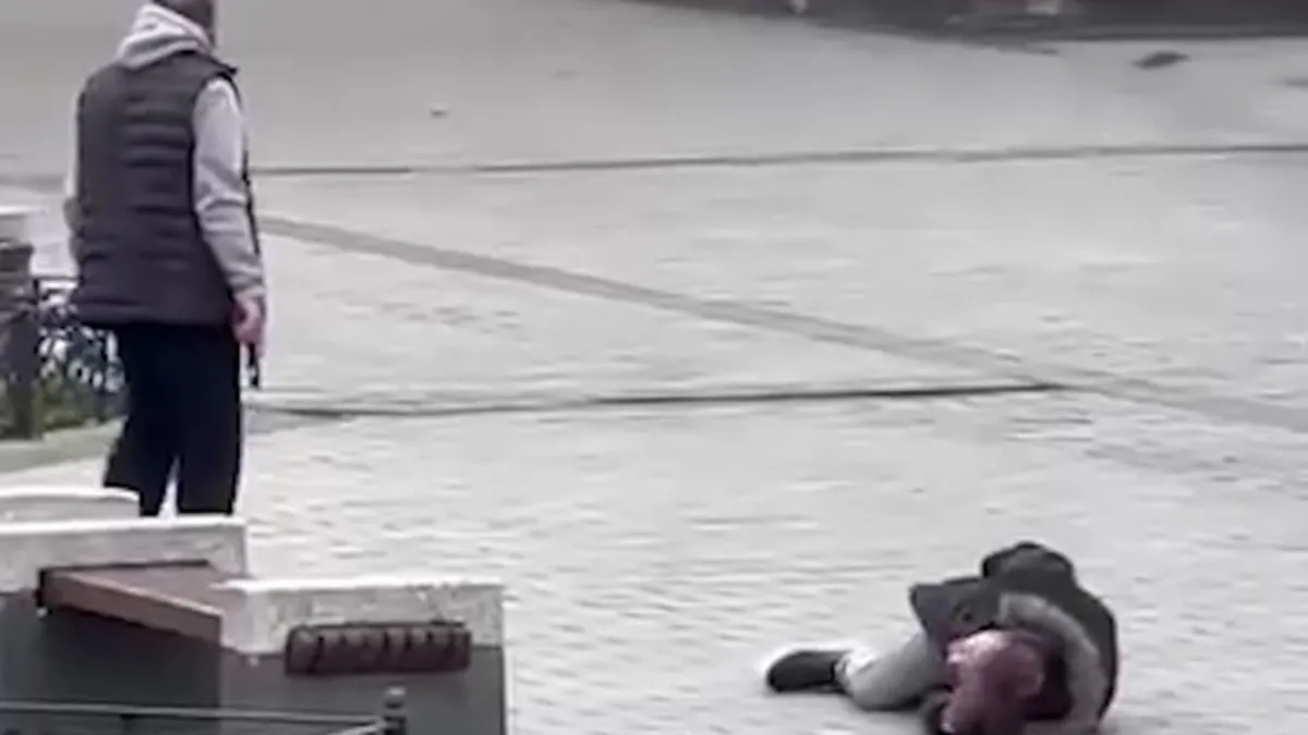 Fatih’te dehşete düşüren olay: Silahla vurduğu kişinin başında bekledi! Fatih’te dehşete düşüren olay: Silahla vurduğu kişinin başında bekledi!