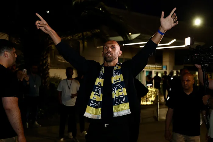 son-dakika-transfer-haberi-vedat-muriqi-fenerbahce-icin-istanbula-geldi-1781808434152.jpg