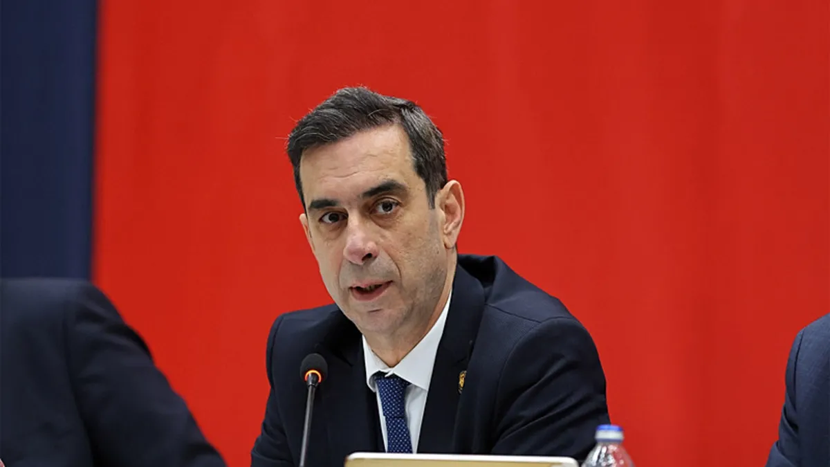 Fenerbahçe Yüksek Divan Kurulu Başkanı Şekip Mosturoğlu: “İnisiyatif rakibimize geçti” Fenerbahçe Yüksek Divan Kurulu Başkanı Şekip Mosturoğlu: “İnisiyatif rakibimize geçti”