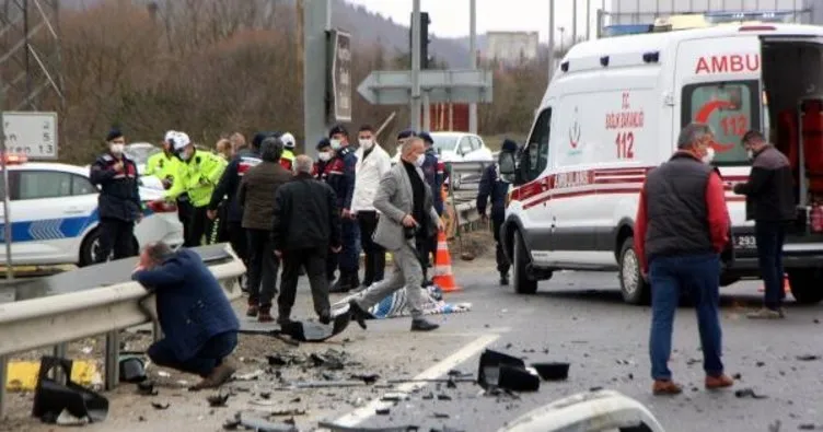 Otomobiller çarpıştı, ölen kişinin yakınları kaza yerinde gözyaşı döktü