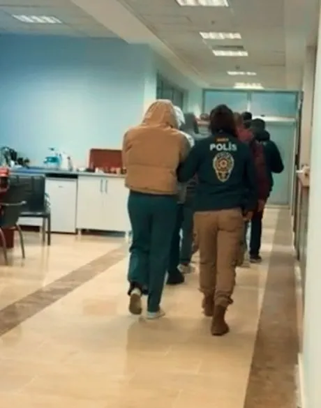 musta-dolandiricilik-operasyonu-5-tutuklama-1766834334342.jpg