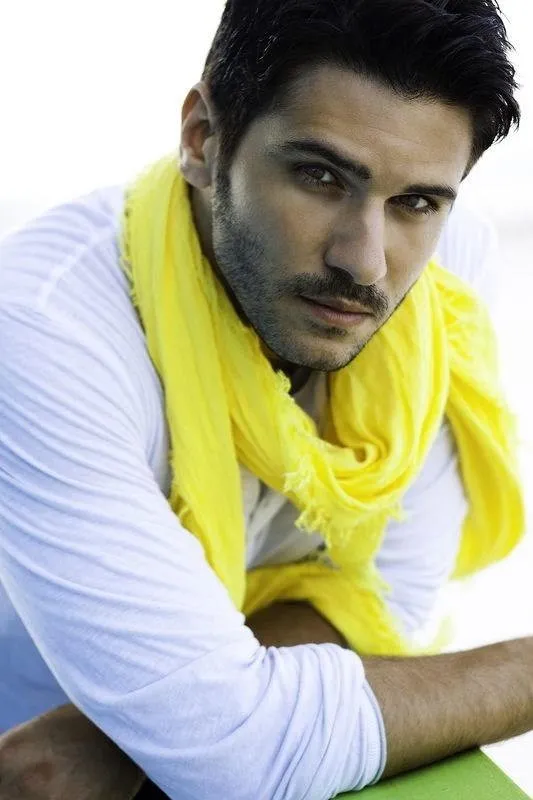 Tolgahan Sayışman Galeri Magazin