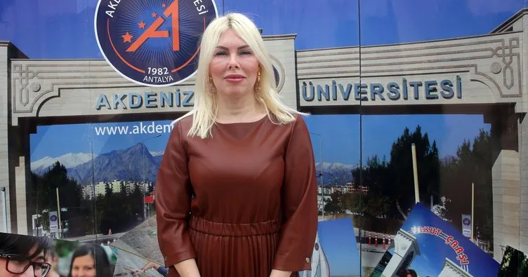 Prof. Dr. Özlenen Özkan açıkladı: Tekerlekli sandalyeleri alıp pazar arabası yapıyorlar, bu vicdansızlık