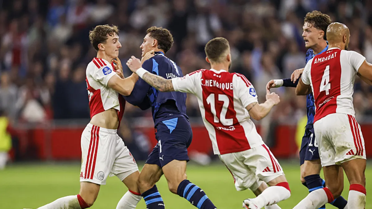 Ajax'tan Aaron Bouwman açıklaması: Gözlem altında olacak