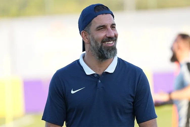 SON DAKİKA HABERİ: Süper Lig ekibinden şok Arda Turan hamlesi! Eyüpspor’dan ayrılıyor mu?