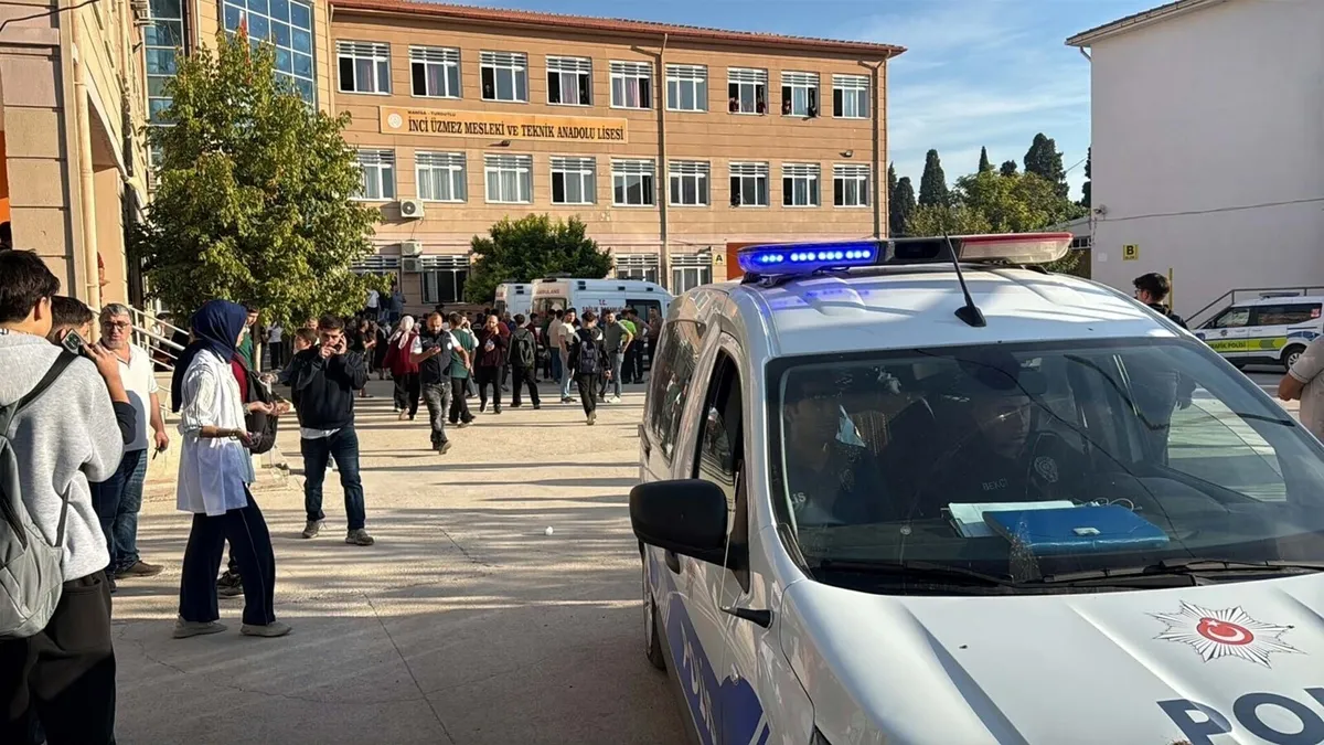 SON DAKİKA... Manisa Valiliği'nden açıklama! Saldırıda yaralanan öğrencilerin tamamı taburcu edildi