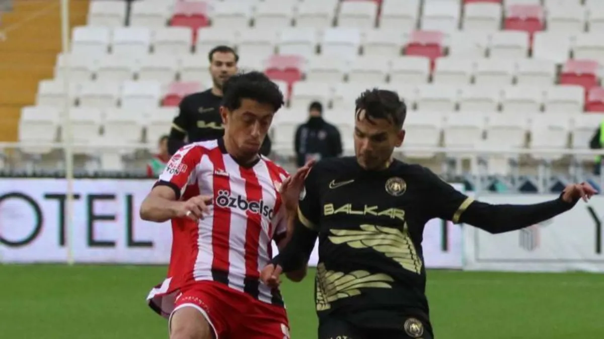 Vanspor futbol takımı oyuncusu Özkan Yiğiter