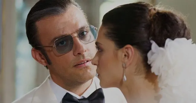 Salih Bademci’nin 8 yıllık eşi meğer ünlü oyuncuymuş…Güzelliğiyle ilgi odağı oldu Salih Bademci’nin 8 yıllık eşi meğer ünlü oyuncuymuş…Güzelliğiyle ilgi odağı oldu