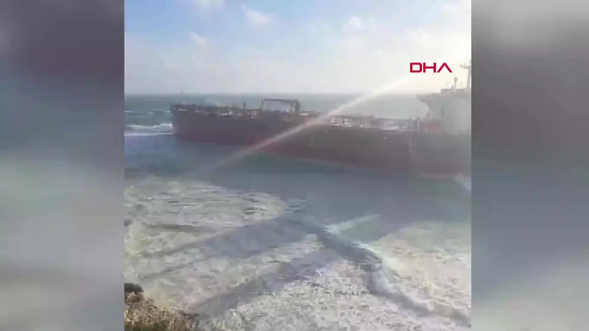 SON DAKİKA | Çanakkale Bozcaada açıklarında karaya oturan tanker kamerada | Video videosunu izle SON DAKİKA | Çanakkale Bozcaada açıklarında karaya oturan tanker kamerada | Video videosunu izle