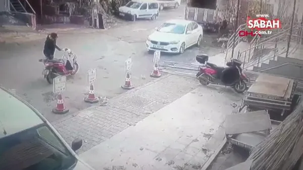 Ataşehir'de motosikletle gelip kaskı çaldı! O anlar kamerada | Video