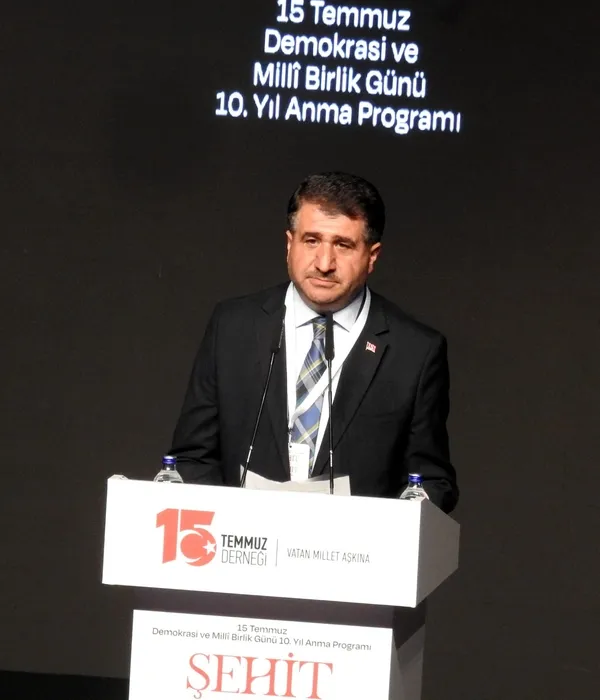 sehit-ve-sahit-programinda-duygusal-anlar-demokrasi-ve-milli-birlik-gunu-anisina-program-duzenlendi-1783791839871.jpg