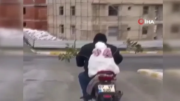 Antalya’da motosikletin arkasındaki kardan adam ile şehir turu attı | Video